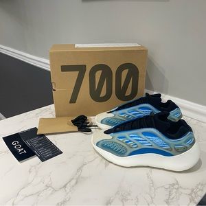 Yeezy 700 V3 'Arzareth' Sneakers
